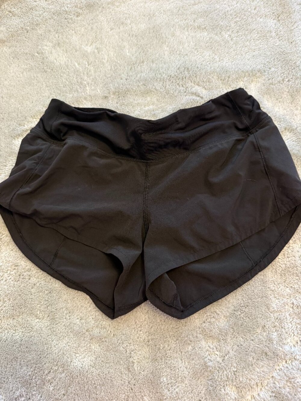 lululemon black speed up shorts